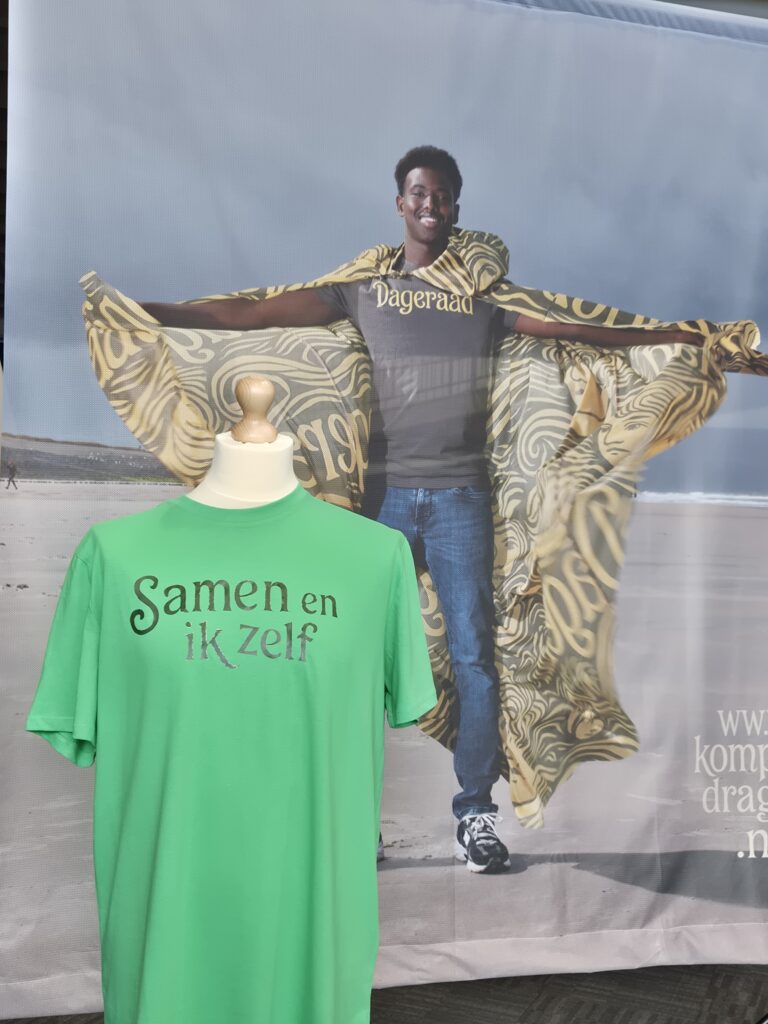 T Shirt " Samen en ik zelf " Maat L