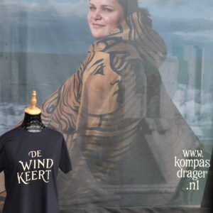 T Shirt " De Wind Keert " Maat L